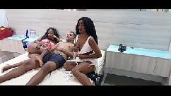 Homem casado ganha aposta e fode com a cunhada na frente da esposa